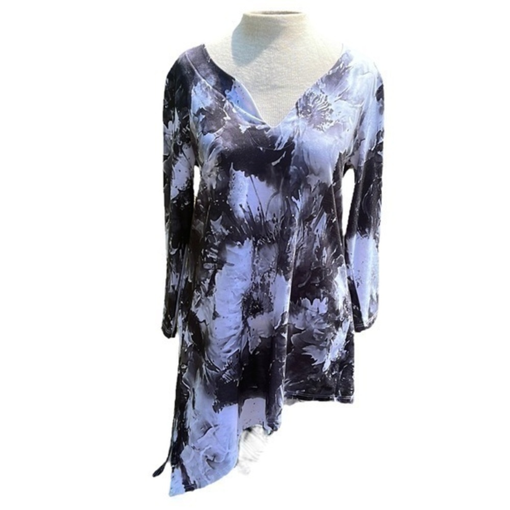 Impulse California asymmetrical blouse v neck small floral black/white